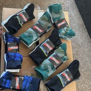 8 packs of 3 Total 24 New Indent Men's Crew Socks -Assorted Colors Size 6-12